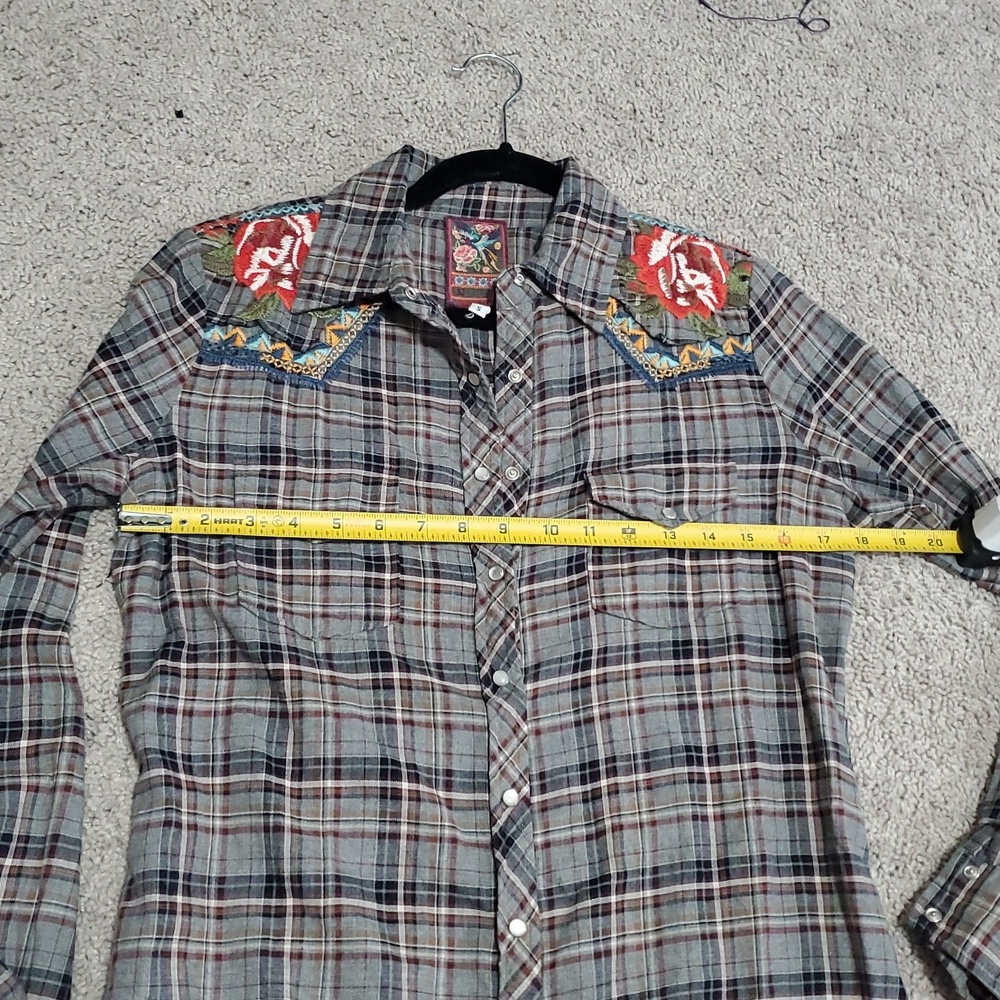 Johnny Was 3J Workshop Flannel Embroidered Tunic With Pearl Snap Buttons Size S - Picture 15 of 16